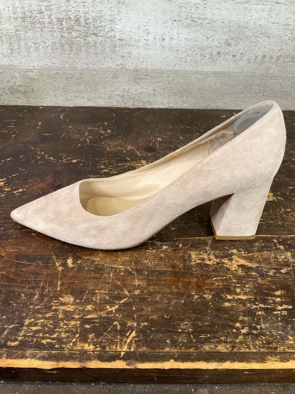 Marc Fisher LTD Zala Suede Pointed Toe Block Heel Pump in Light Natural Size 11M - Picture 1 of 10